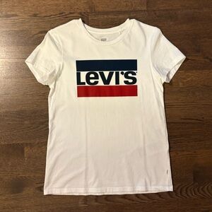 Levi's Classic White Tee